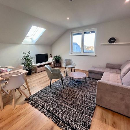 Cozy Apartment Near Vienna Airport Швехат Екстер'єр фото